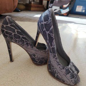 Kelsi Dagger Lainey Peep Toe Snakeskin Pumps Size 8 1/2 EUC